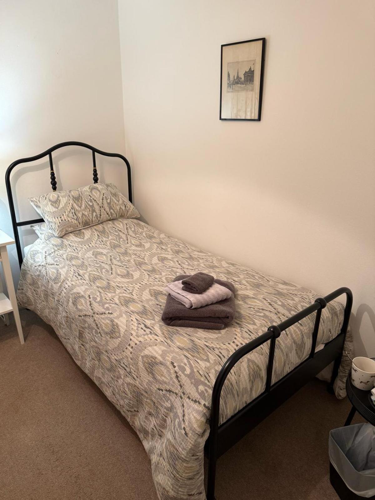 Single Room With Beautiful Garden Edinburgh Bagian luar foto