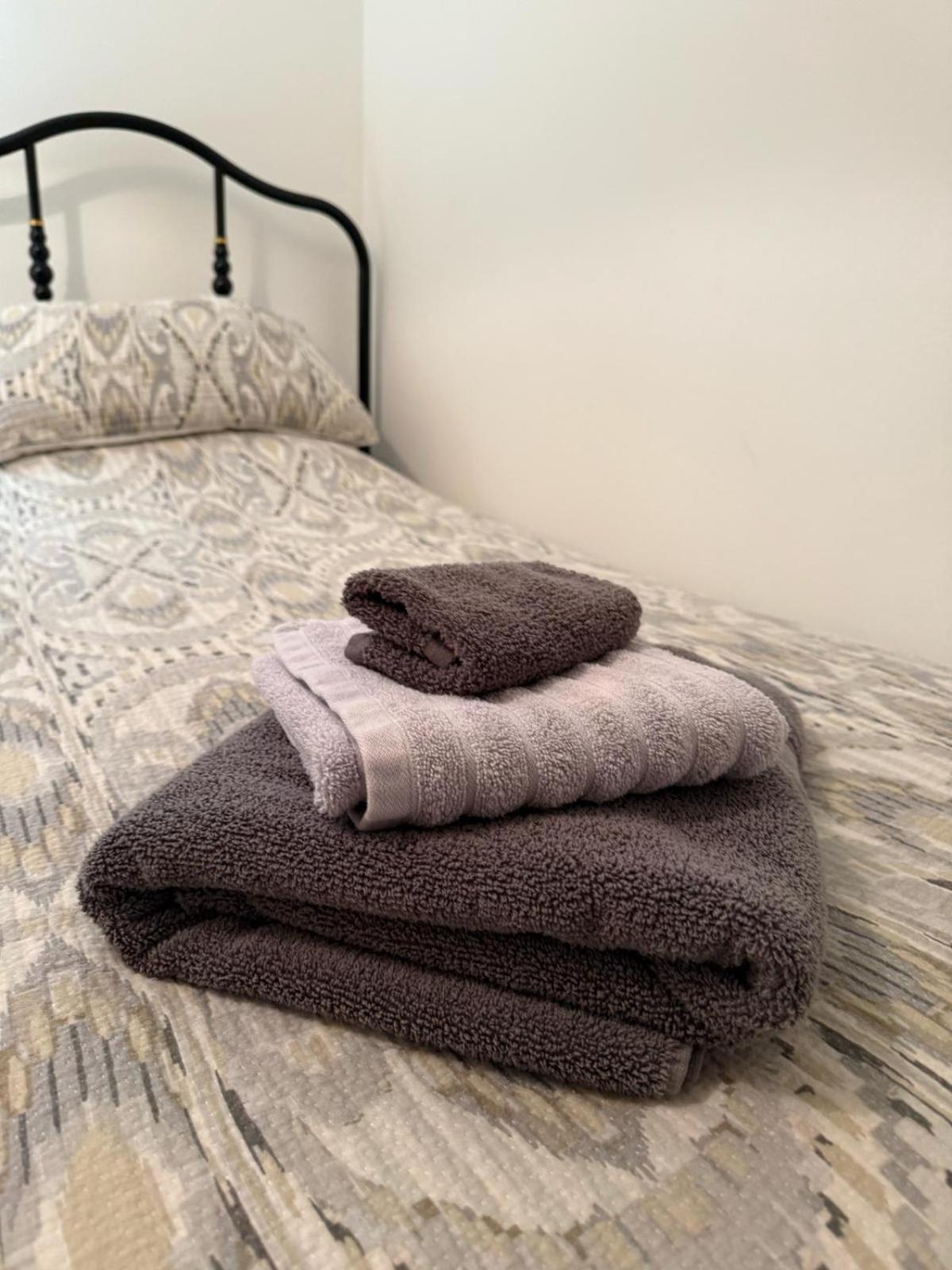 Single Room With Beautiful Garden Edinburgh Bagian luar foto